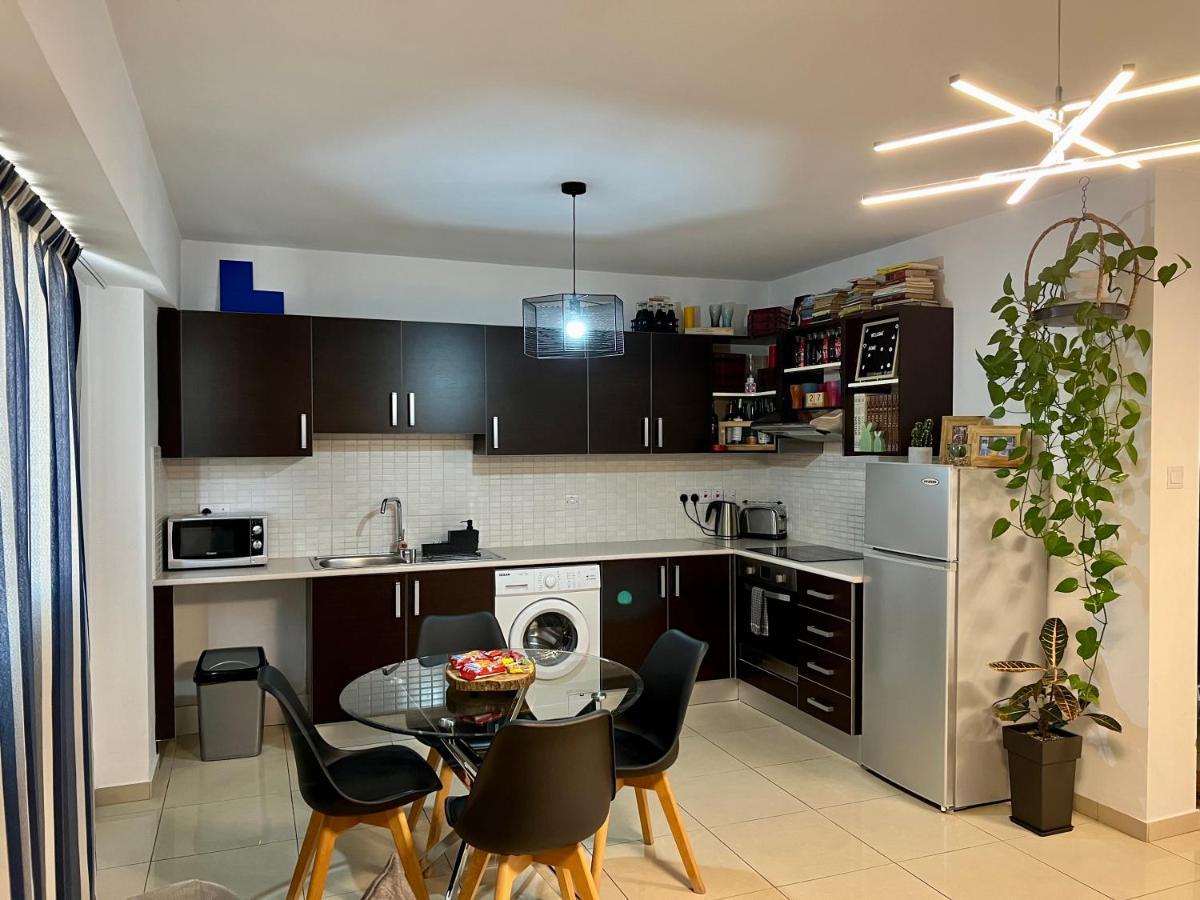 Fat Cow Apartment 103 Larnaca Exterior photo